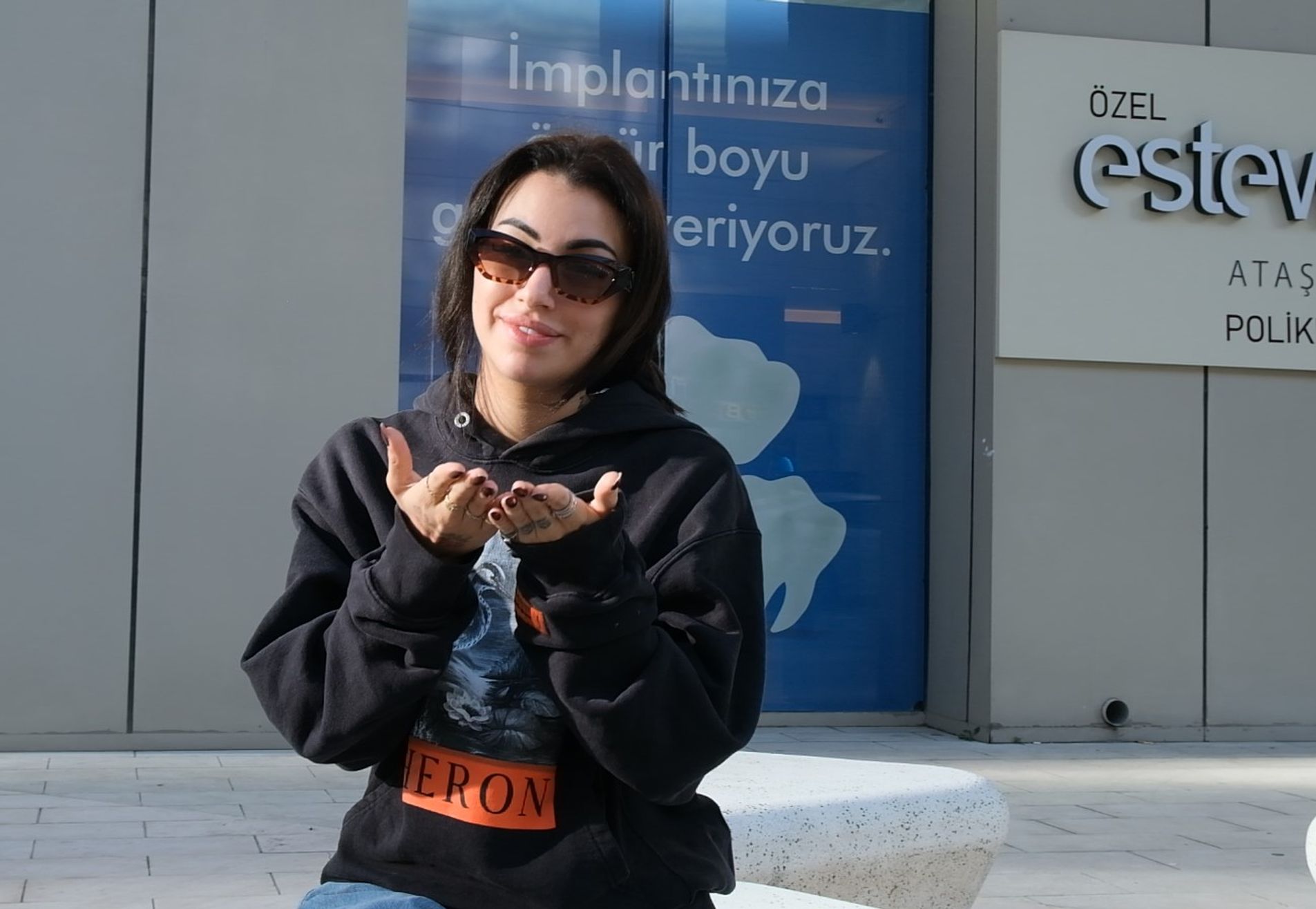 Influencer Ayleen, facings in NL niet mooi gedaan. Nu wel!