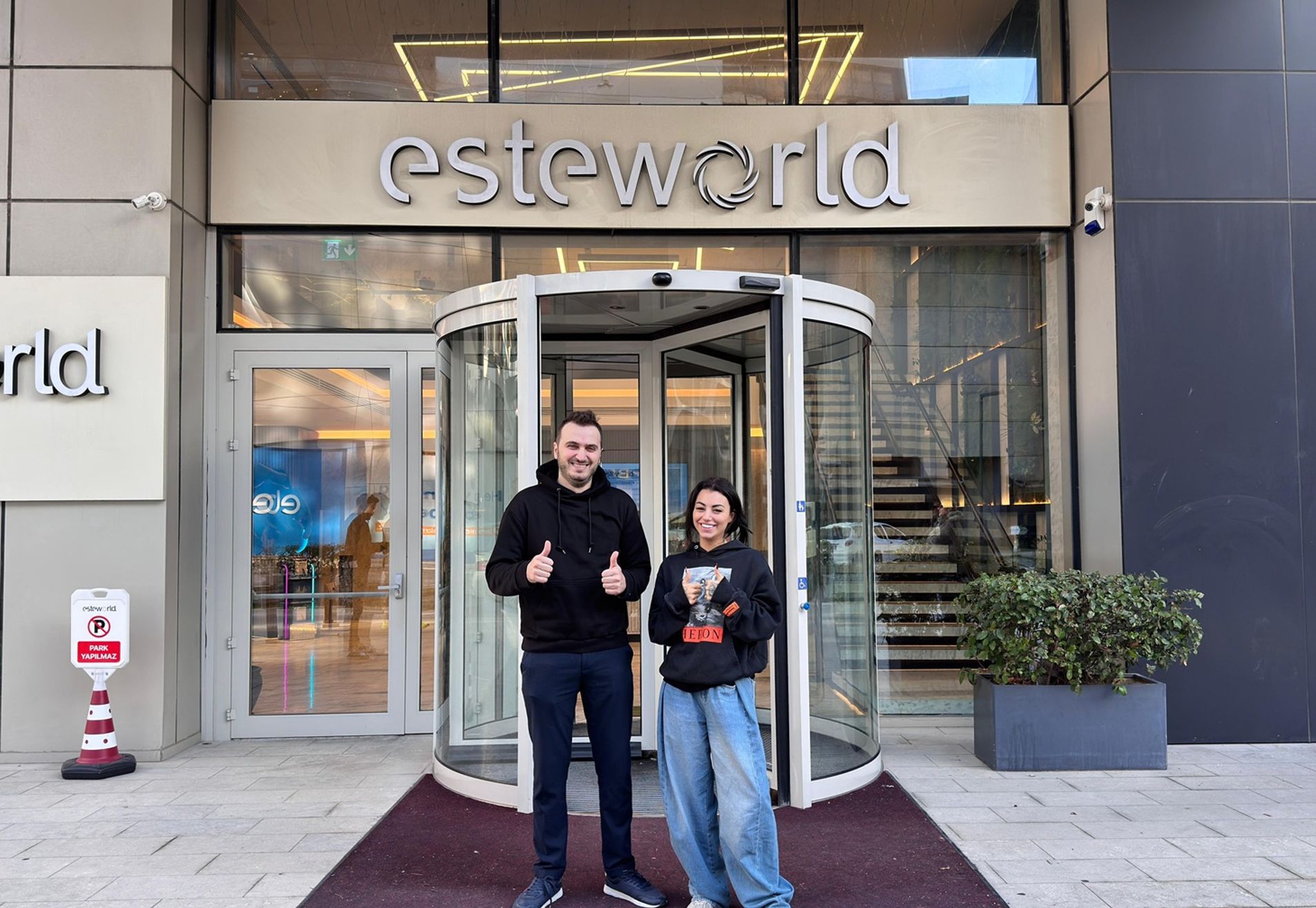 Influencer Ayleen, facings in NL niet mooi gedaan. Nu wel!