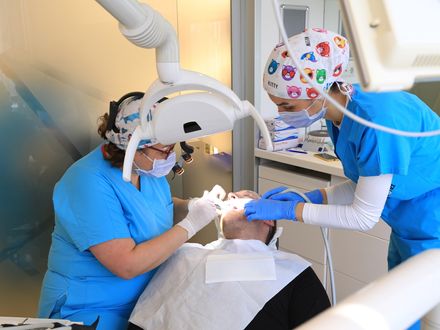 Tandarts in Istanbul: Kwalitatieve Tandheelkunde en Cosmetische Behandelingen