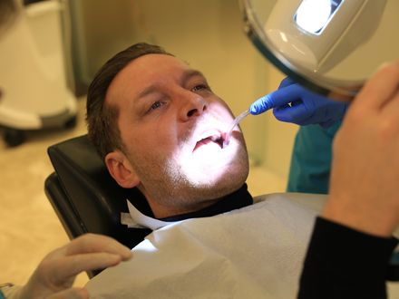 Behandeling van Bruggen in Istanbul: Verbeter uw Uitstraling en Kauwvermogen